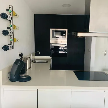 Altos De شقة كامبوامور